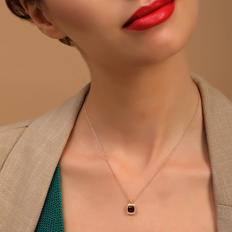 18 K Yellow Gold Garnet