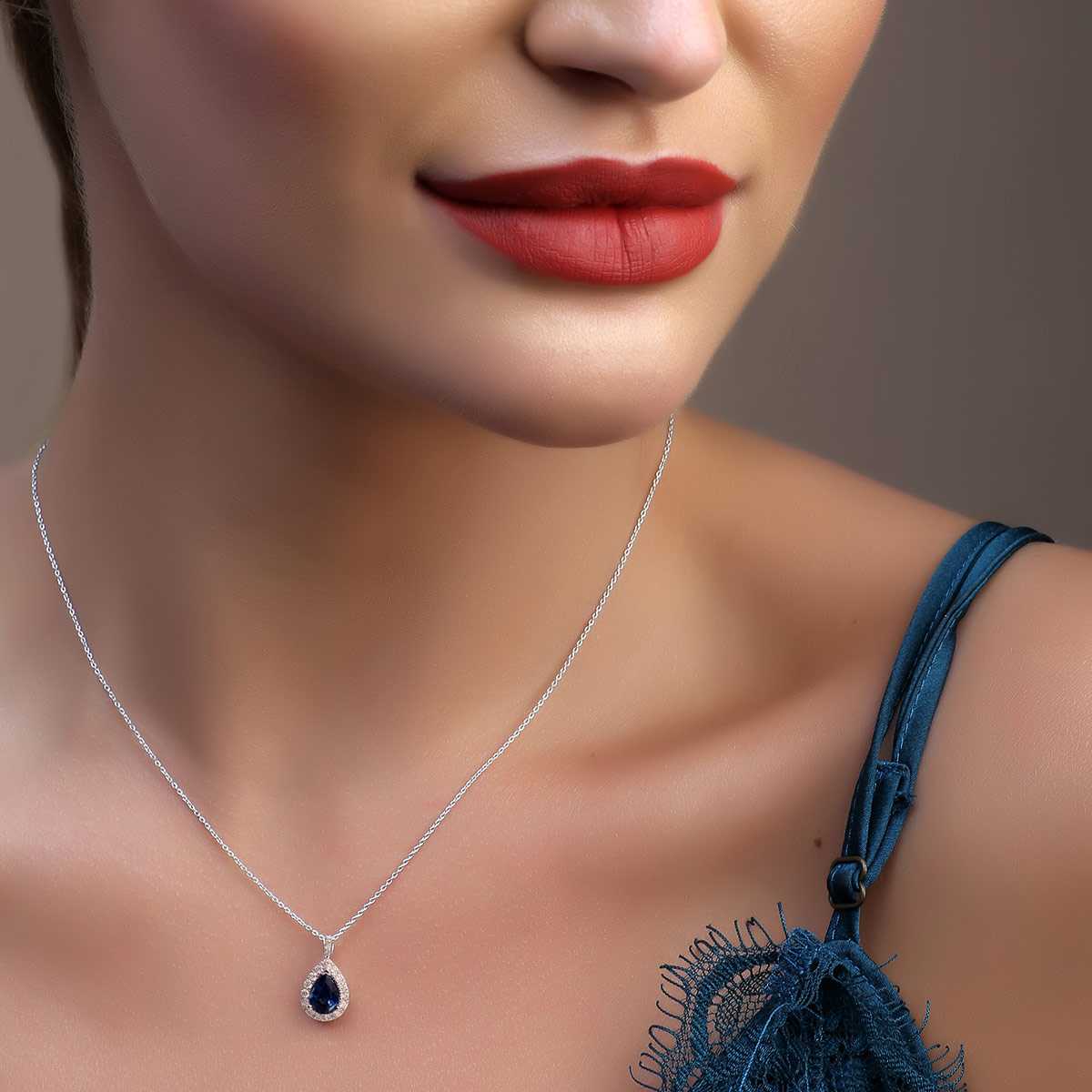 18 K White Gold Sapphire