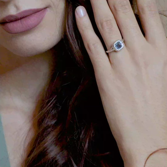 18 K White Gold Skybluetopaz