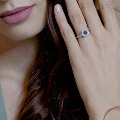 18 K White Gold Skybluetopaz