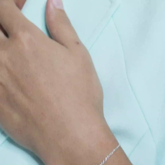 18 K White Gold Sapphire