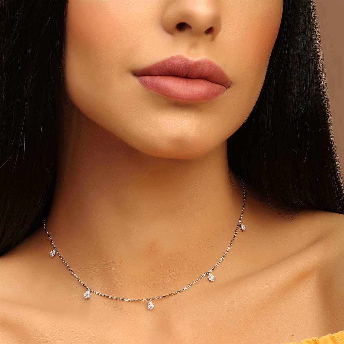 Five Pear Illusion Diamond Small Necklace In 18 K Yellow Gold From Chokers Collection